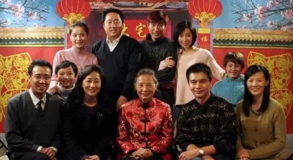 还记得《小欢喜》的刘静阿姨吗？她吃面被骂了？
