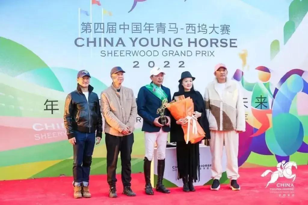 还记得《小欢喜》的刘静阿姨吗？她吃面被骂了？