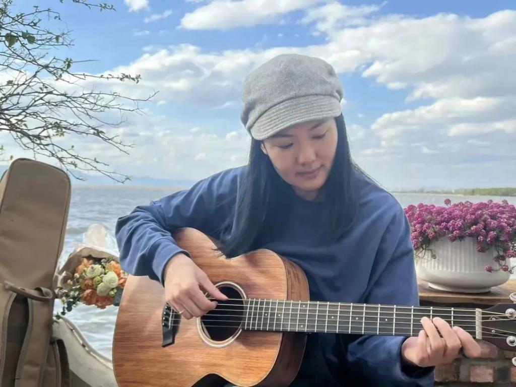 还记得《小欢喜》的刘静阿姨吗？她吃面被骂了？