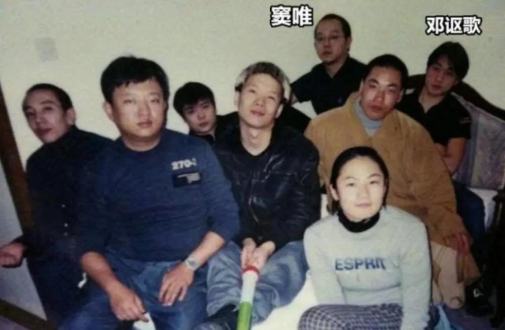 李亚鹏景岗山合体卖货，王菲率领的“六年一班”境遇大不同