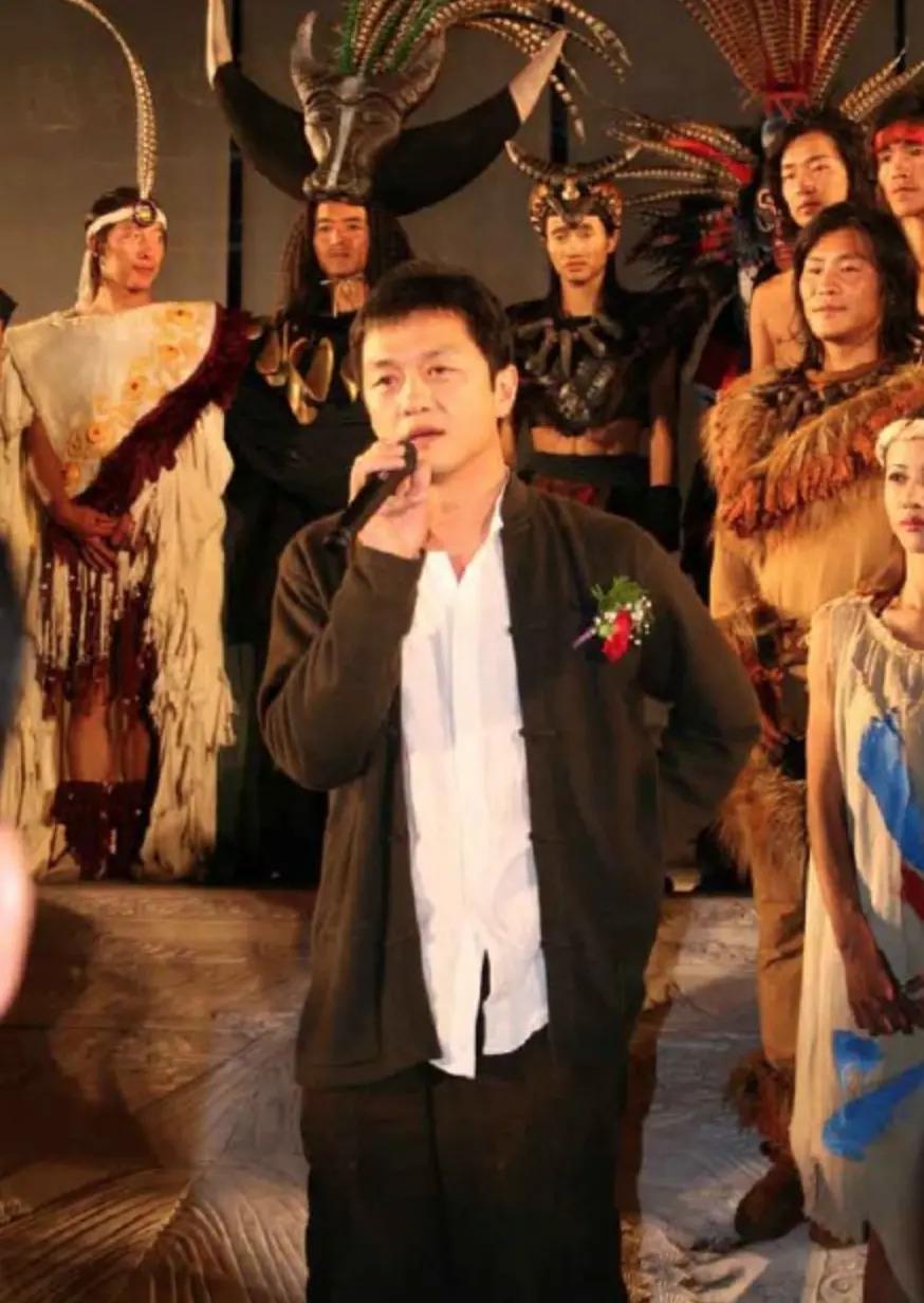 李亚鹏景岗山合体卖货，王菲率领的“六年一班”境遇大不同