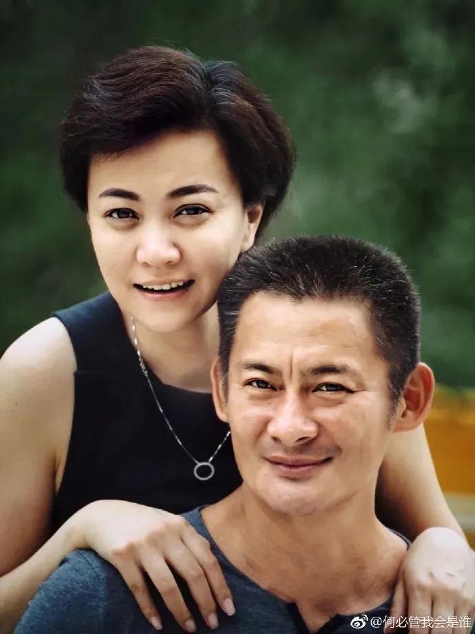 李亚鹏景岗山合体卖货，王菲率领的“六年一班”境遇大不同