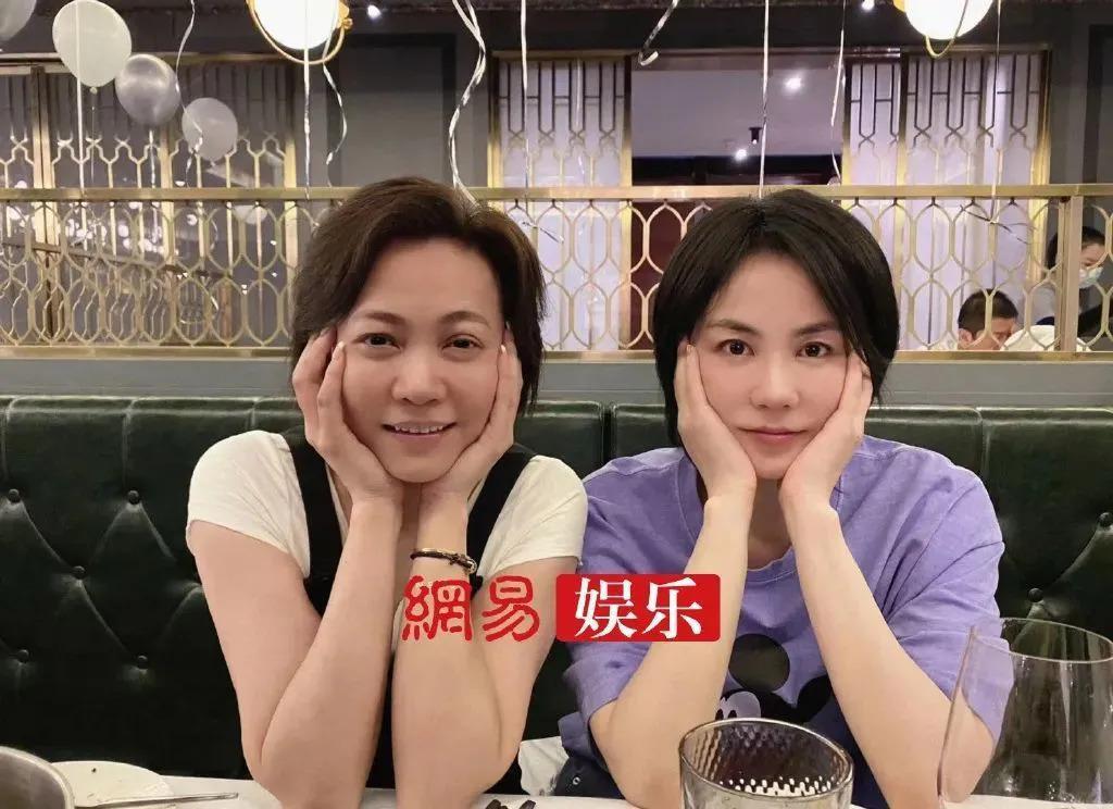李亚鹏景岗山合体卖货，王菲率领的“六年一班”境遇大不同