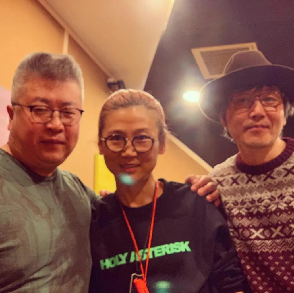 李亚鹏景岗山合体卖货，王菲率领的“六年一班”境遇大不同