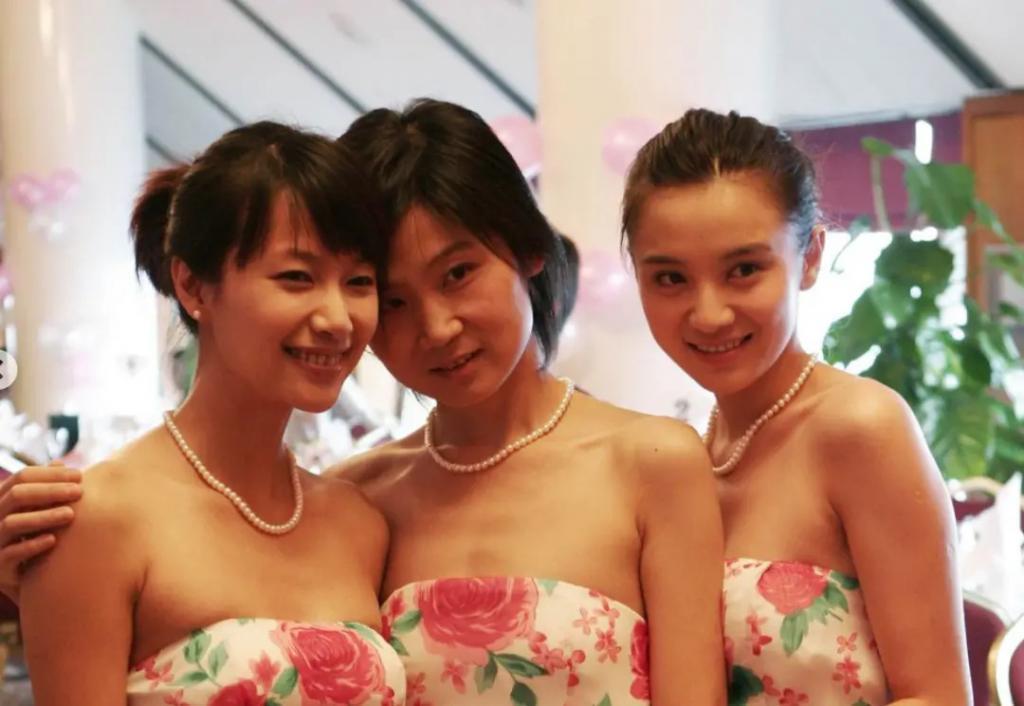 李亚鹏景岗山合体卖货，王菲率领的“六年一班”境遇大不同