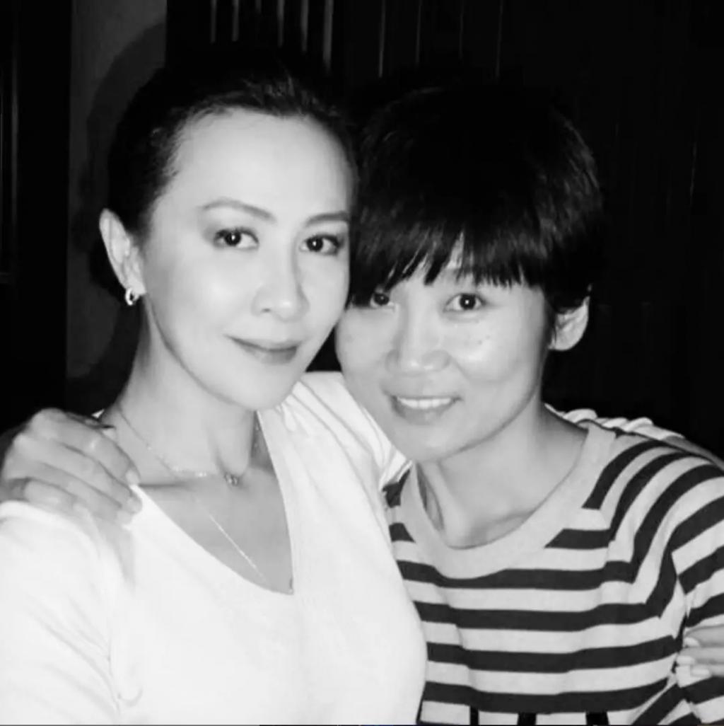 李亚鹏景岗山合体卖货，王菲率领的“六年一班”境遇大不同