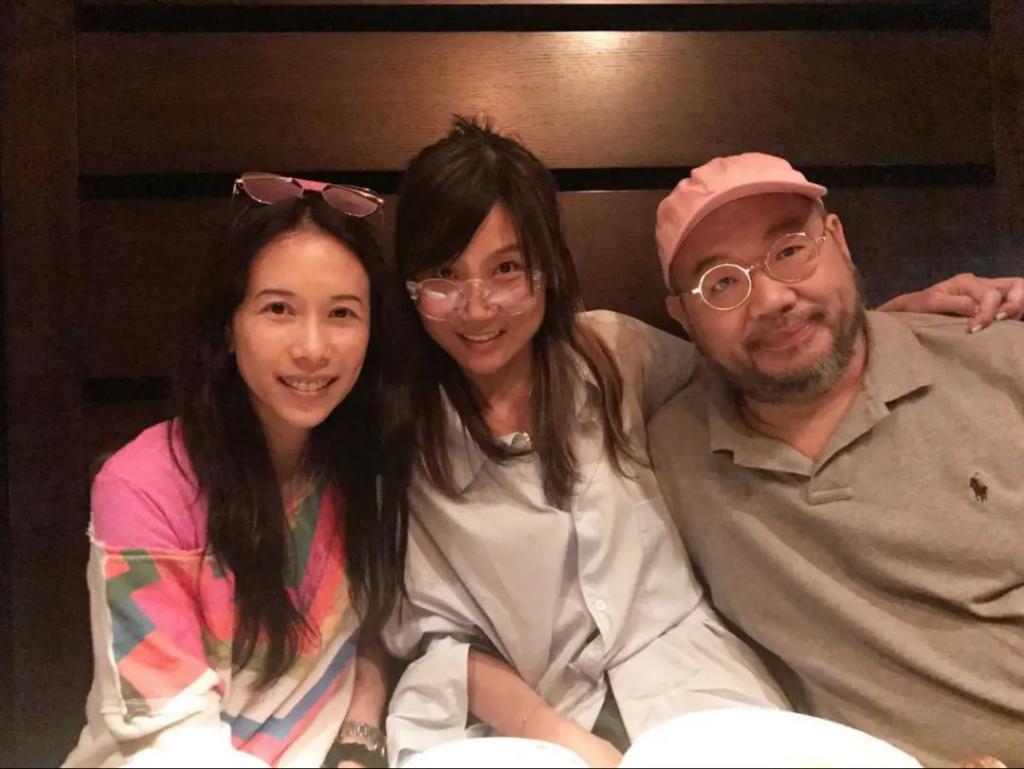 李亚鹏景岗山合体卖货，王菲率领的“六年一班”境遇大不同