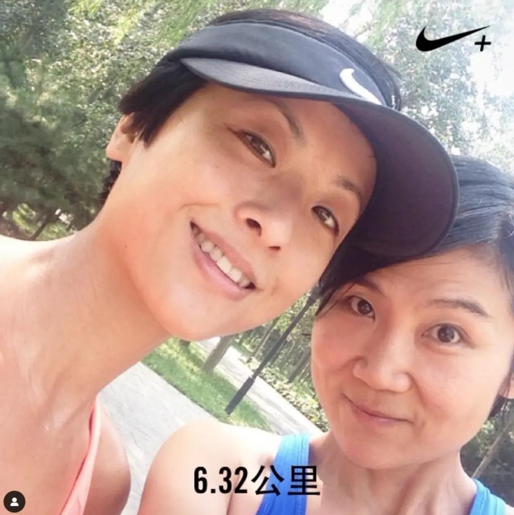 李亚鹏景岗山合体卖货，王菲率领的“六年一班”境遇大不同
