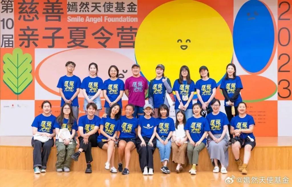 李亚鹏景岗山合体卖货，王菲率领的“六年一班”境遇大不同