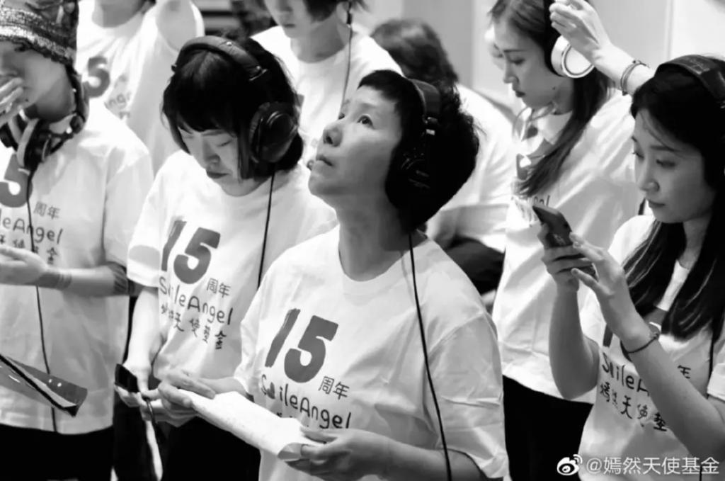 李亚鹏景岗山合体卖货，王菲率领的“六年一班”境遇大不同