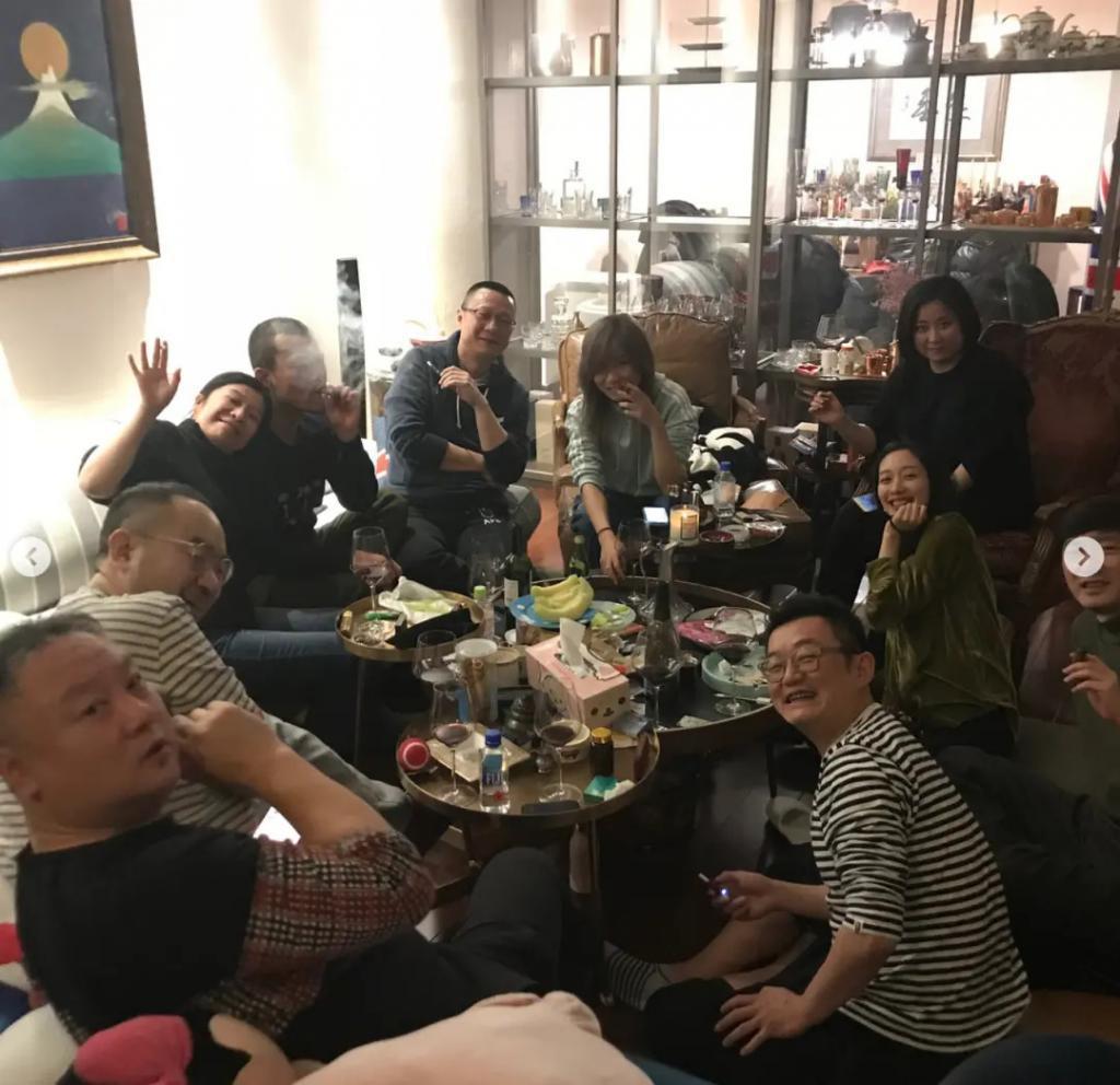 李亚鹏景岗山合体卖货，王菲率领的“六年一班”境遇大不同