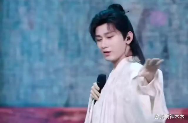 袁冰妍账号被封事业凉凉，昔日CP成毅直播，两人现状大不同