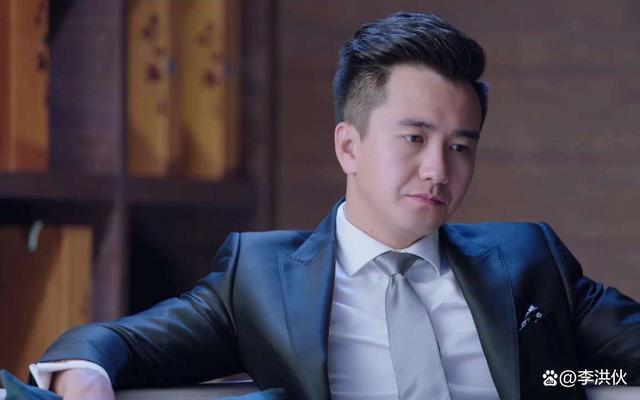 还没分手？辛芷蕾翟天临与朋友聚会被拍，相恋五年感情稳定