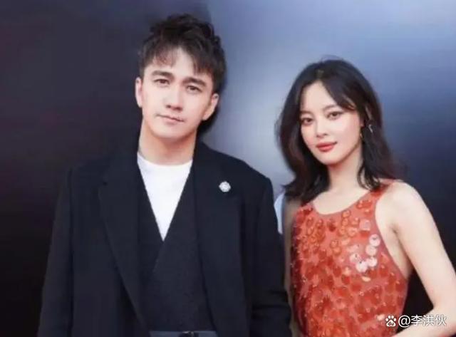 还没分手？辛芷蕾翟天临与朋友聚会被拍，相恋五年感情稳定