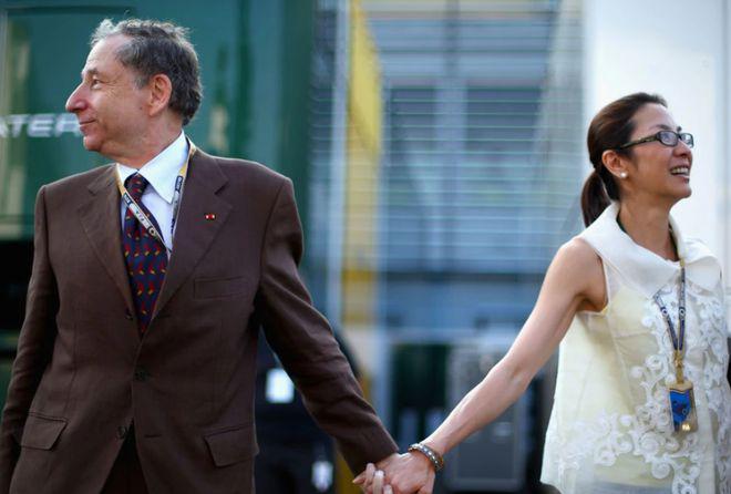 杨紫琼银发造型曝光，气场十足超摩登