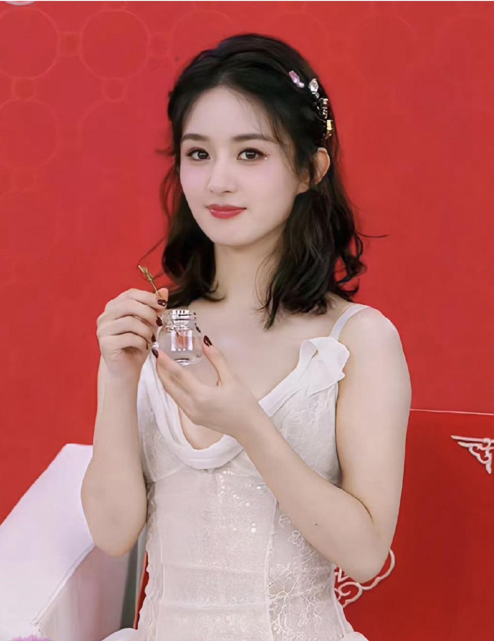 85花高定，赵丽颖50套赵露思6套，杨紫仅1套，她断层第一