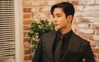 高人气男爱豆官宣退团！为演戏放弃组合，粉丝竟还一片叫好？