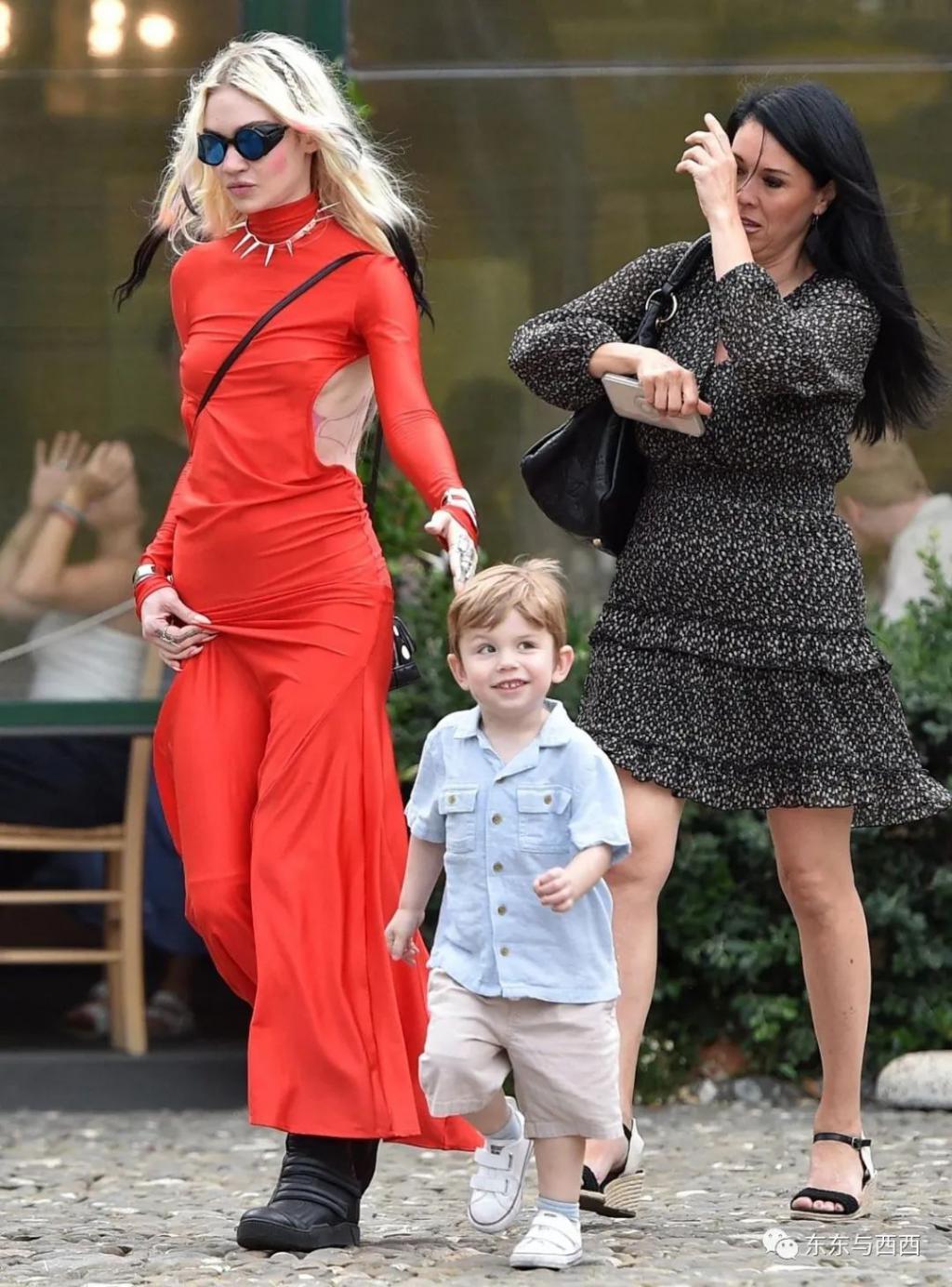 和3个女人生11个孩子，首富的繁殖速度好吓人