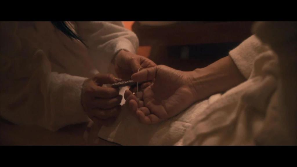 她被逼下海，别只看到情欲