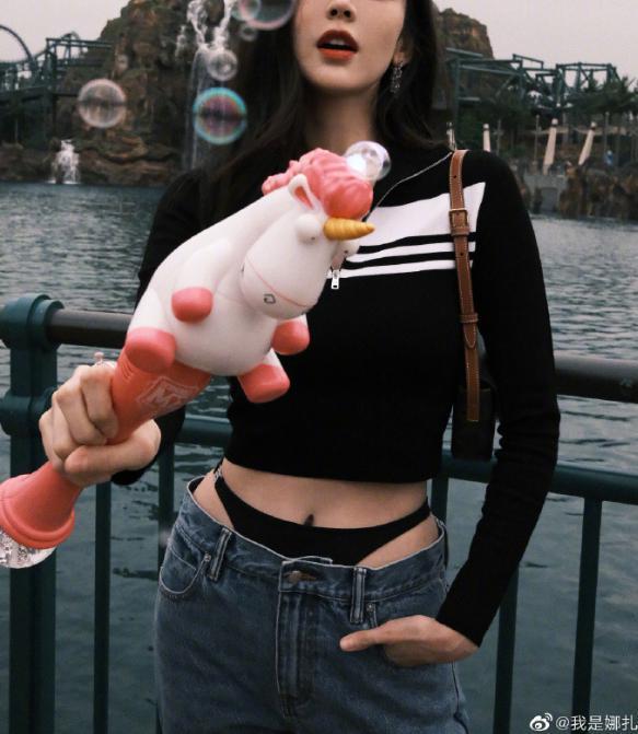 这塌房女明星，竟然洗白了