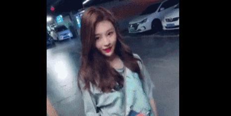 断层顶流复出，居然变硅胶脸?