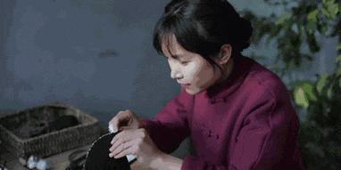 断层顶流复出，居然变硅胶脸?