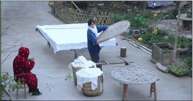 断层顶流复出，居然变硅胶脸?