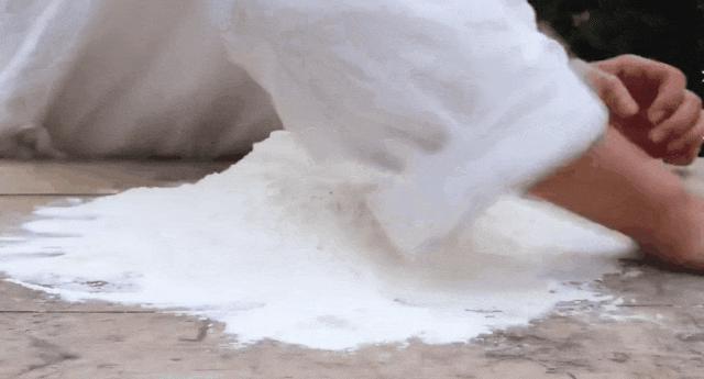 断层顶流复出，居然变硅胶脸?