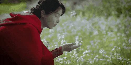 断层顶流复出，居然变硅胶脸?