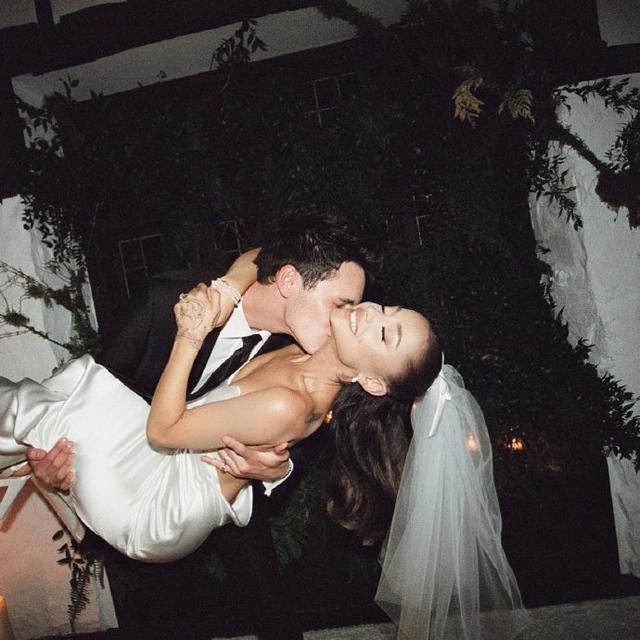 A妹正式离婚结束两年婚姻关系 离婚理由是不可调和的分歧