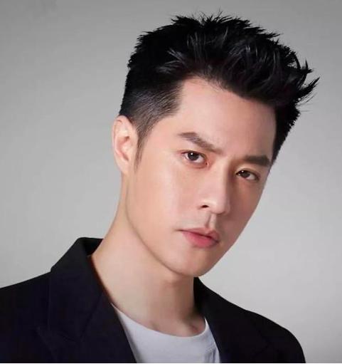 他俩，悄悄把婚离了？