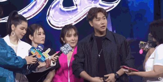 他俩，悄悄把婚离了？