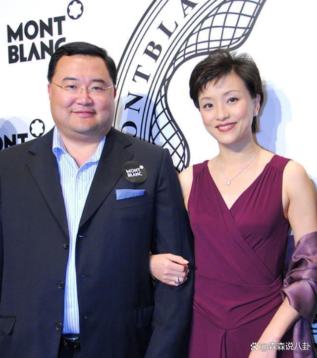 杨澜结婚28年发文向富商丈夫示爱，吴征又胖了