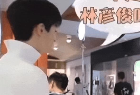 好久不见刑菲了，竟然扛住了央视的镜头？