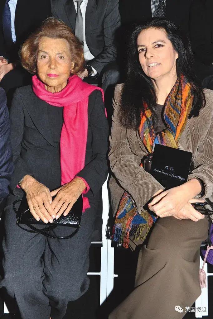 全球第一美妆帝国，母女为男人公开互撕，震撼世界！