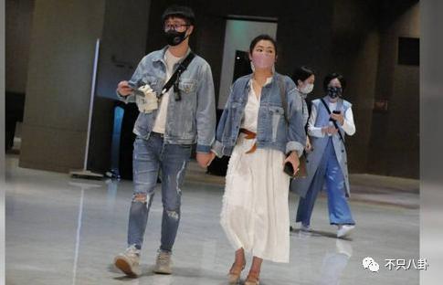 就因未婚生子，都在逼问她什么时候去领证办婚礼？