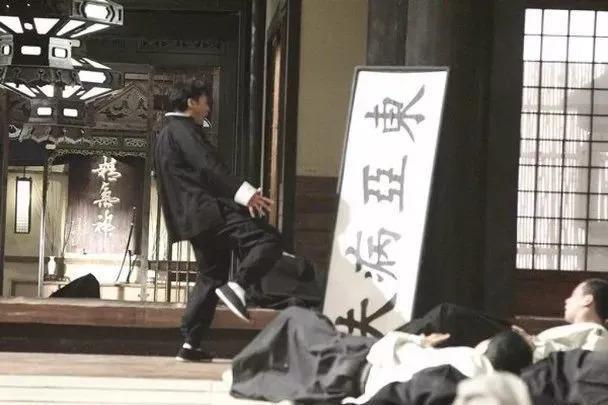 大着肚子离婚，巨星老公要另娶名媛？！