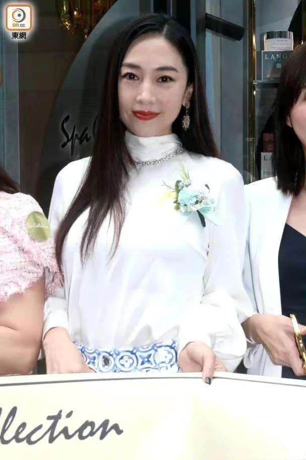 贾晓晨自曝婚姻状况：每天想离婚50次，杀樊少皇101次