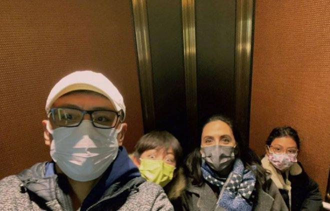 刘烨一家四口外出被遇，儿子诺一长成小帅哥，女儿亭亭玉立