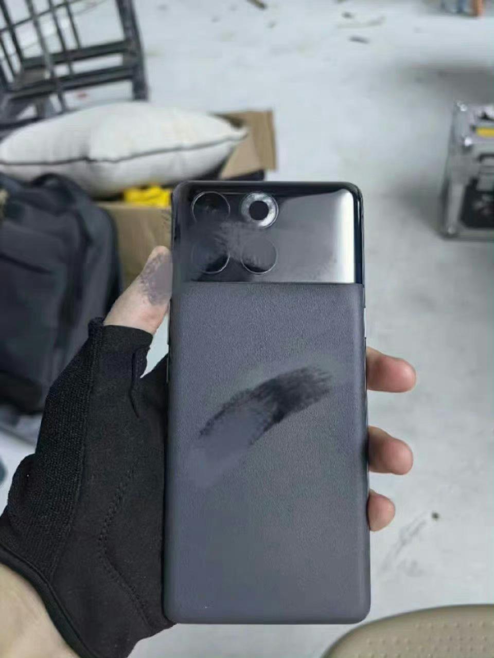 预计9月21日发布，疑似蔚来首款手机曝光：采用曲面屏