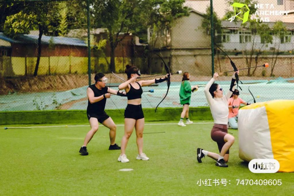 “穿着lululemon跟同事厮杀”，这个新网红运动怎么成了打工人的团建噩梦？