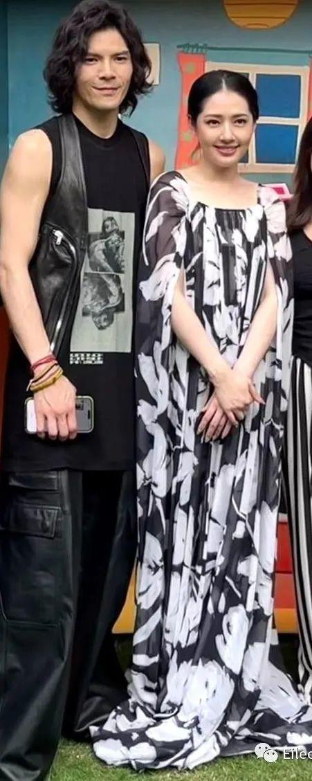 突然肯复婚？又多分200亿的豪门阔太私下到底什么样？