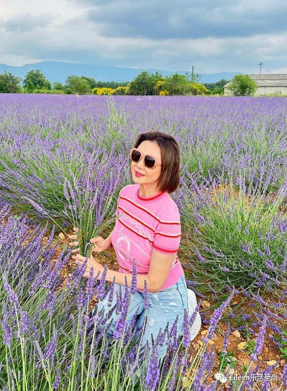 突然肯复婚？又多分200亿的豪门阔太私下到底什么样？