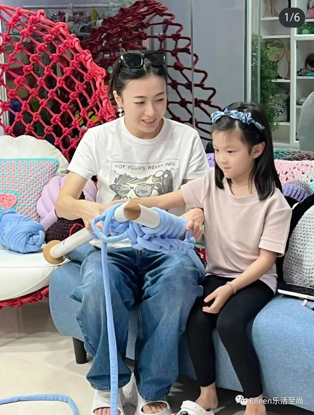 突然肯复婚？又多分200亿的豪门阔太私下到底什么样？