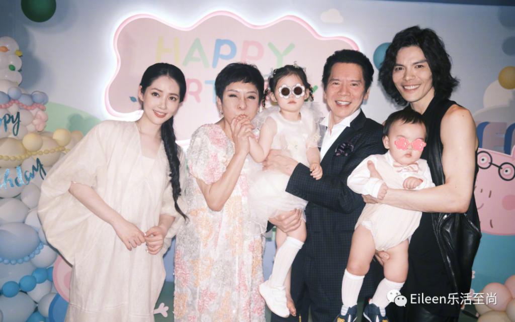 突然肯复婚？又多分200亿的豪门阔太私下到底什么样？