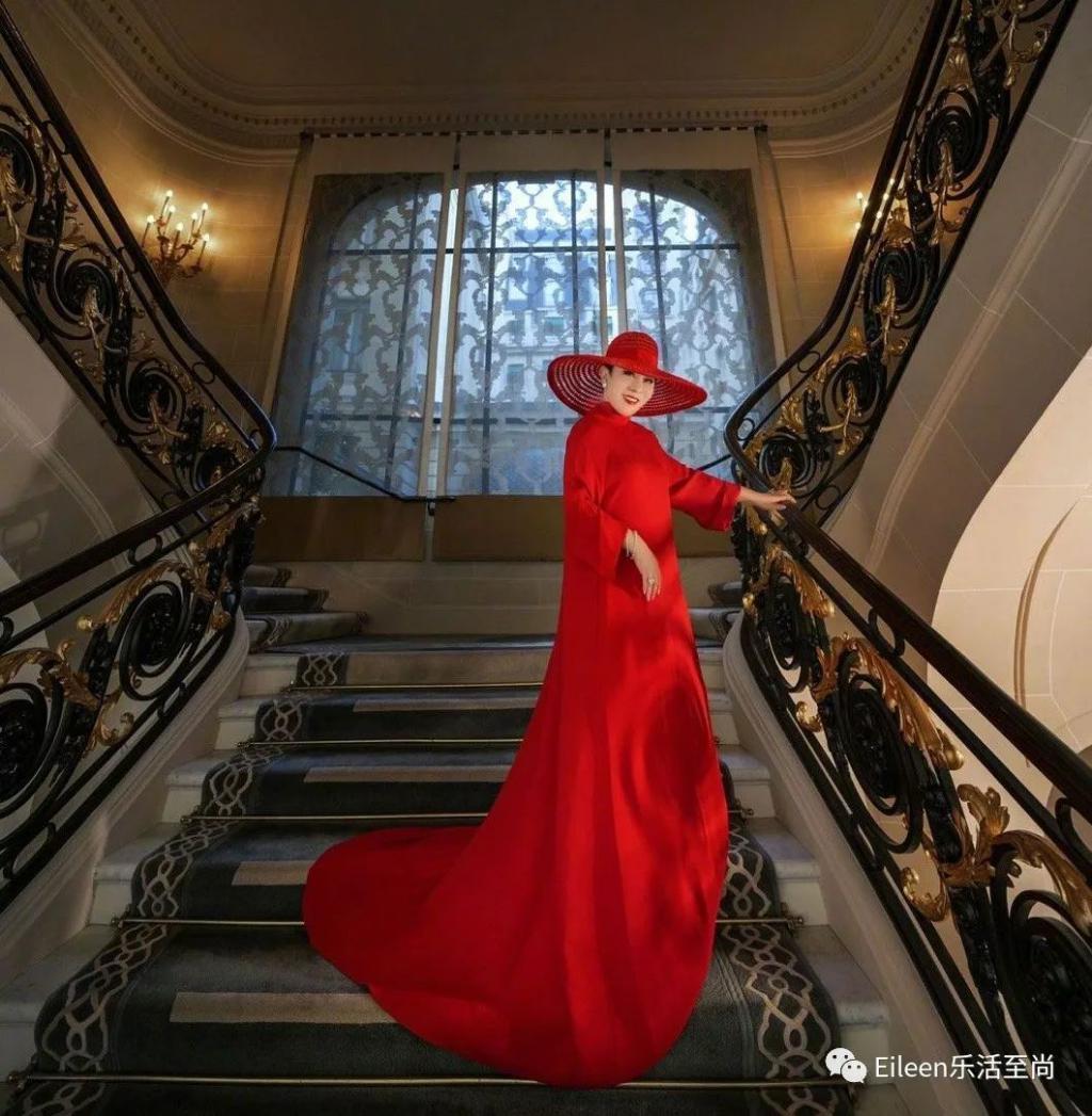 突然肯复婚？又多分200亿的豪门阔太私下到底什么样？