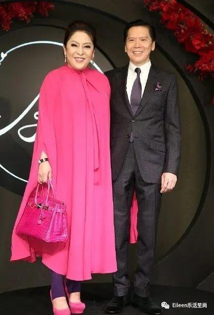 突然肯复婚？又多分200亿的豪门阔太私下到底什么样？