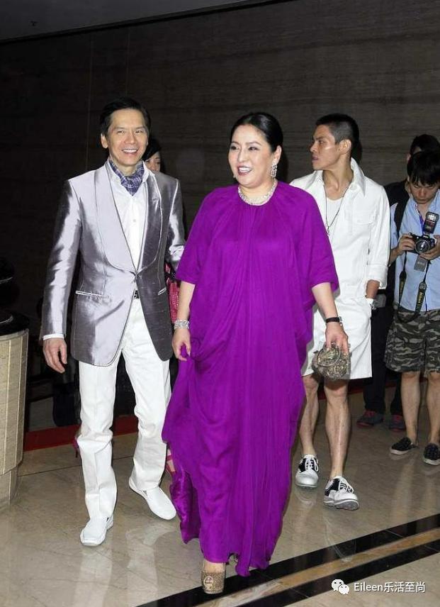 突然肯复婚？又多分200亿的豪门阔太私下到底什么样？