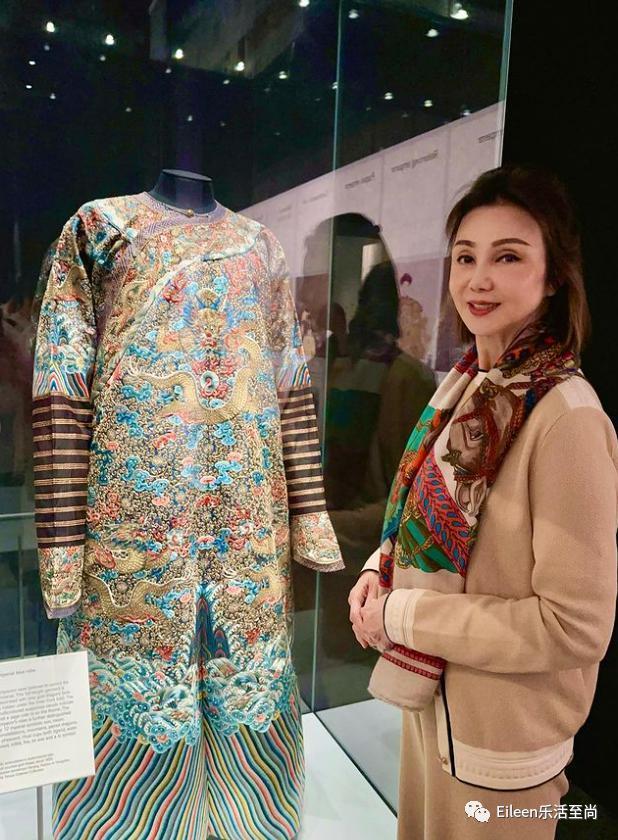 突然肯复婚？又多分200亿的豪门阔太私下到底什么样？