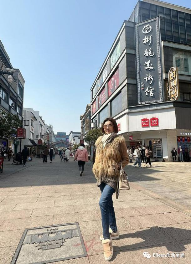 突然肯复婚？又多分200亿的豪门阔太私下到底什么样？